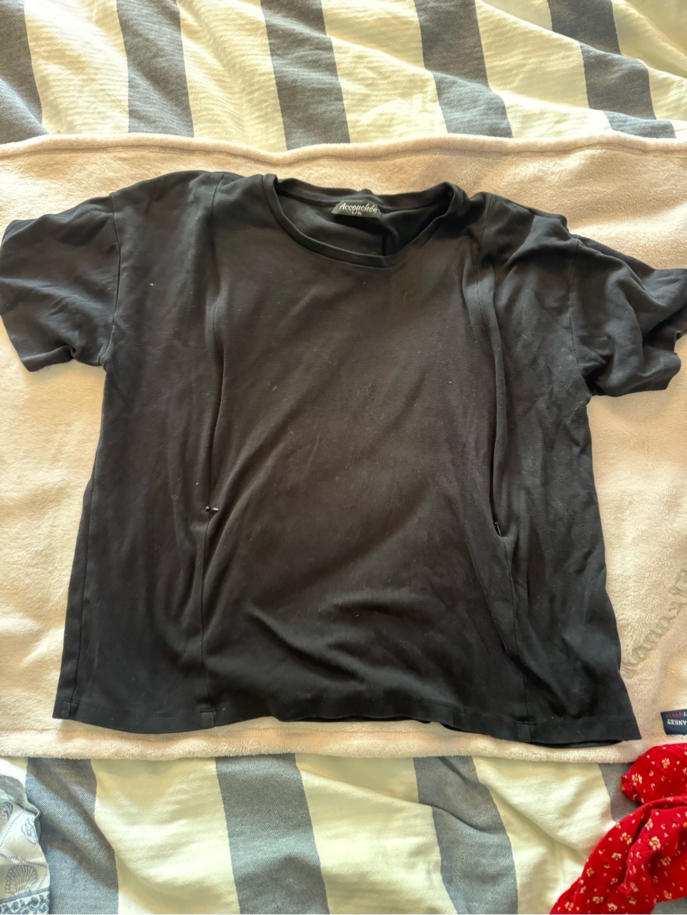 Accouchee Anytime Anywhere Side Zip Maternity/Nursing Tee  black crew neck